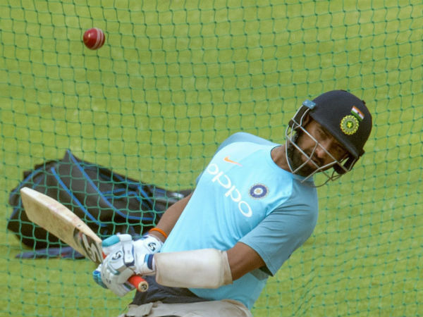 മൂന്നാം നമ്പറില്‍ ആര്?