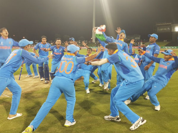 ധവാന് പിന്നില്‍ ശുഭ്മാന്‍