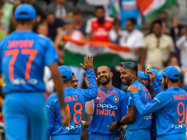 അക്ഷറിന്റെ അരങ്ങേറ്റം