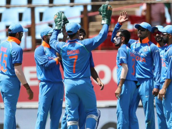 ഭുവിക്കു പകരം താക്കൂര് ഭുവിക്കു പകരം താക്കൂര്