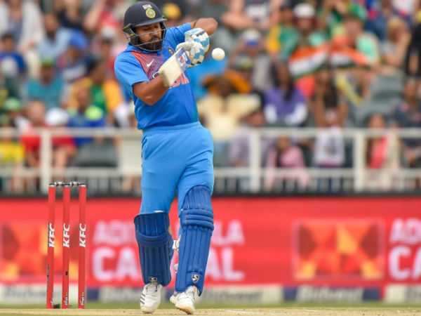  കരുത്തേകി ധവാന്‍