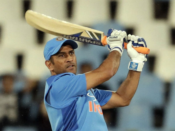 വിന്റേജ് ധോണി