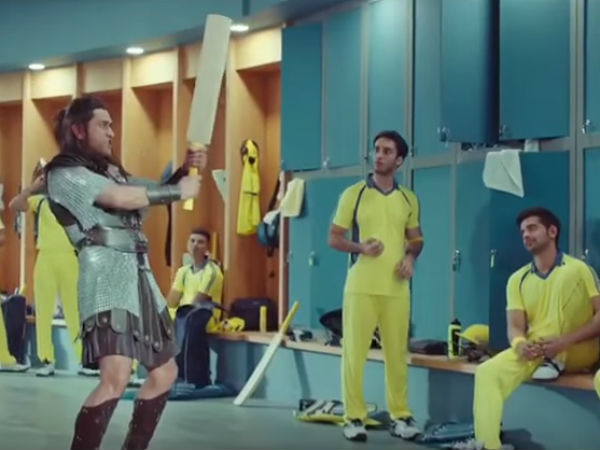  സ്‌നിക്കേഴ്‌സിന്റെ പരസ്യം