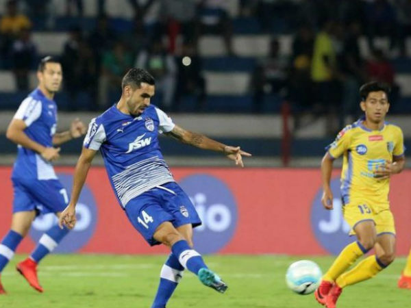 ആവേശം വാനോളം, ഗോള്‍ മാത്രമില്ല