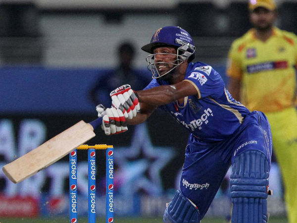 ധവാല് കുല്ക്കര്ണി (28) ധവാല് കുല്ക്കര്ണി (28)