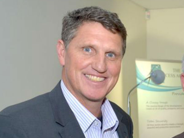 അവര്‍ക്ക് റിവേഴ്‌സ് സ്വിങ് എങ്ങനെ കിട്ടുന്നു?