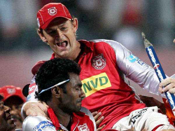 ആദം ഗില്‍ക്രിസ്റ്റ് (96 ടെസ്റ്റ്, 287 ഏകദിനം)