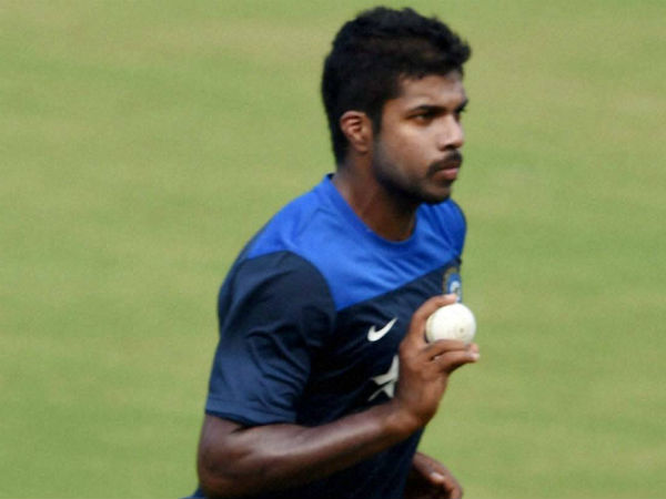 വരുണ്‍ ആരോണ്‍