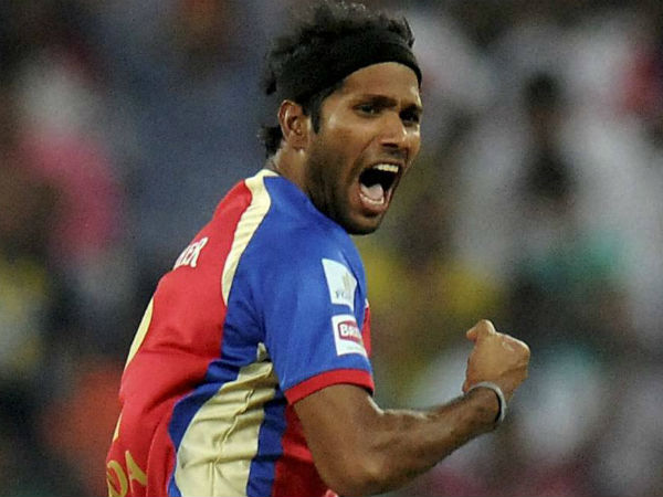  അശോക് ദിന്‍ഡ (പൂനെ വാരിയേഴ്‌സ് 2013)