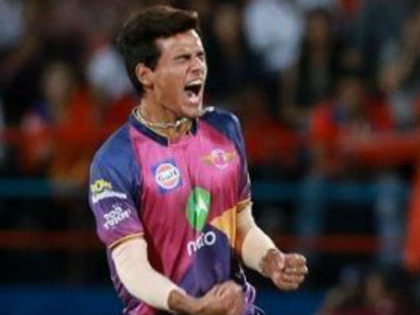 രാഹുല്‍ ചഹര്‍ (മുംബൈ)