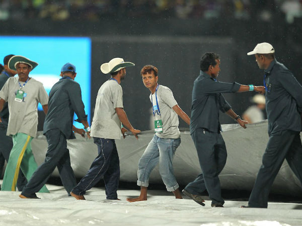  കളി തടസ്സപ്പെടുത്തി മഴ