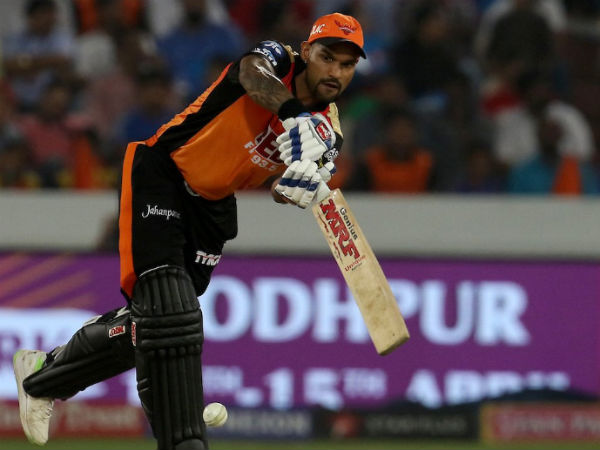 ധവാന്റെ തകര്‍പ്പന്‍ ബാറ്റിങ്