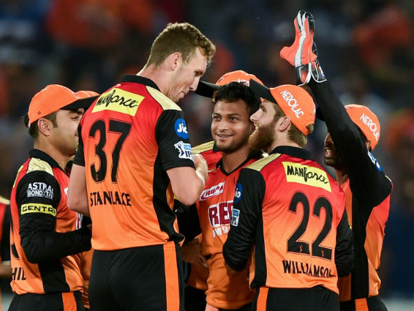 അവസാന പന്തില്‍ ഹൈദാരാബാദ്