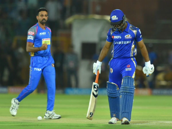 മുംബൈക്ക് അവസാന ഓവറുകളില്‍ തകര്‍ച്ച