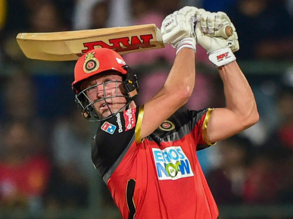 എബി ഡിവില്ലിയേഴ്‌സ് (ബാംഗ്ലൂര്‍)