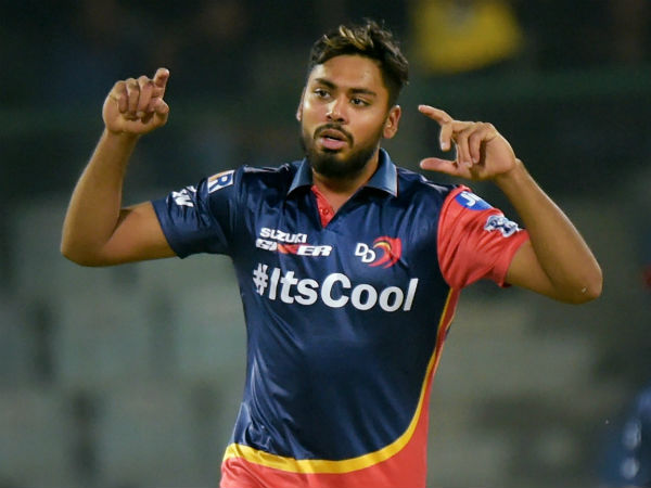 ആവേശ് ഖാന്‍ (ഡല്‍ഹി, വേഗം 148.74 കിമി)