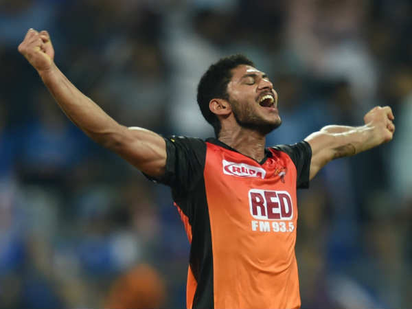 ബേസിലും കുറിച്ചു മറക്കാനാഗ്രഹിക്കുന്ന റെക്കോര്‍ഡ്