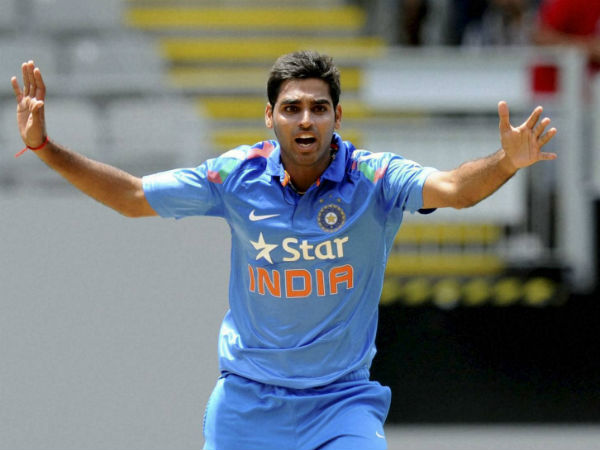 ഭുവനേശ്വര്‍ കുമാര്‍ (4/10)