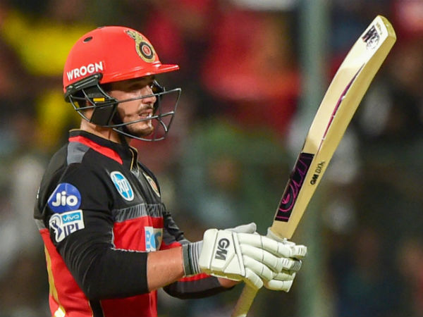 ക്വിന്റണ്‍ ഡികോക്ക് (ബാംഗ്ലൂര്‍, 6.5/10)