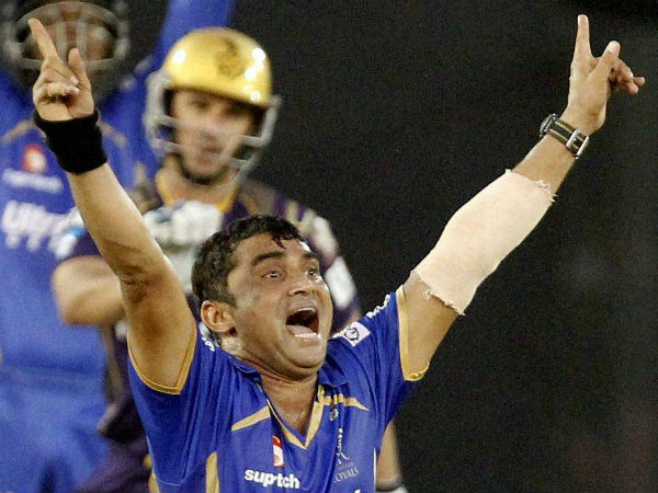 രണ്ടു പന്തില്‍ ഹാട്രിക്