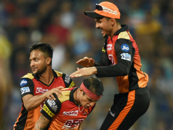 മുന്‍തൂക്കം ഹൈദരാബാദിന്