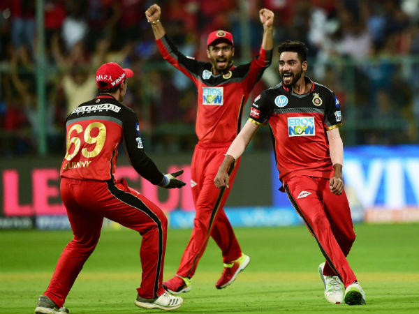 രോഹിത്തും ഇഷാനും ഗോള്ഡന് ഡെക്ക് രോഹിത്തും ഇഷാനും ഗോള്ഡന് ഡെക്ക്