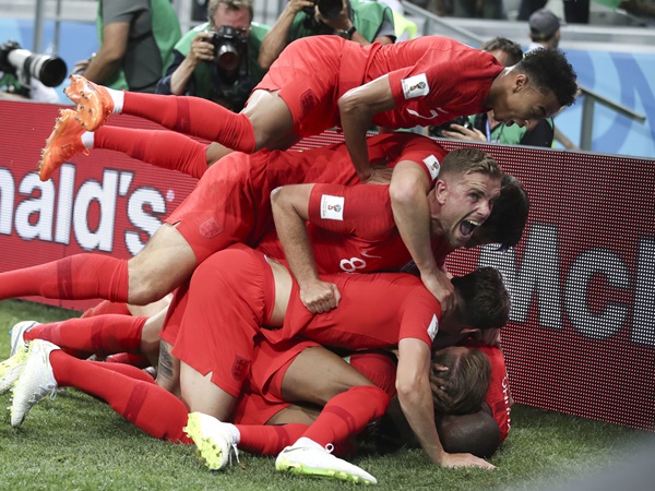 ഈ ഇംഗ്ലണ്ട് കൊള്ളാം