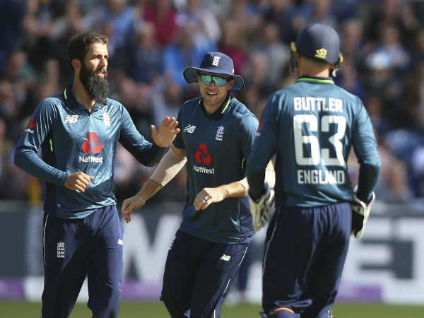 എറിഞ്ഞൊതുക്കി പ്ലങ്കെറും റഷീദും എറിഞ്ഞൊതുക്കി പ്ലങ്കെറും റഷീദും