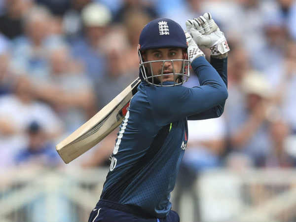 സിക്‌സര്‍ മഴ