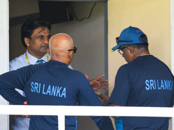 ലങ്കന്‍ താരങ്ങള്‍ വീണ്ടും ഇറങ്ങി