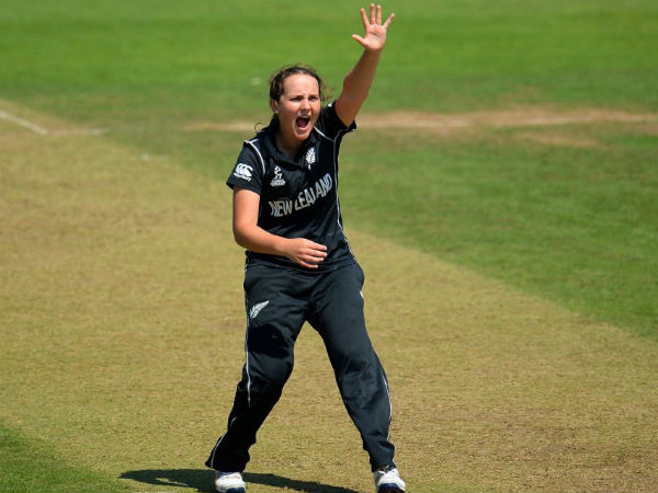 ബൗളിങിലും കെര്‍