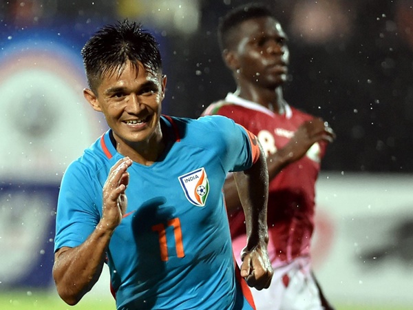 സ്വന്തം തട്ടകത്തില്‍ കപ്പുയര്‍ത്താന്‍ ഇന്ത്യ