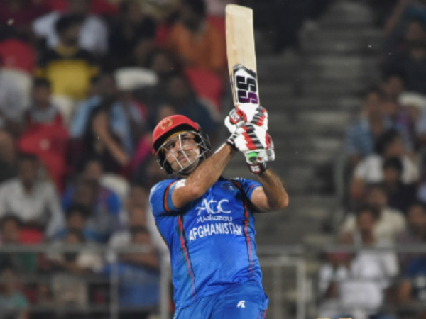 രണ്ടു വിക്കറ്റ് പങ്കിട്ട് ജയ്ദും നസ്മുലും