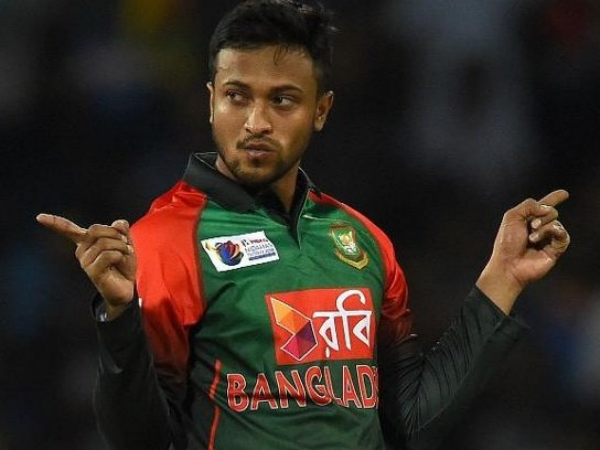 അരങ്ങേറ്റം 2006ല്‍ 