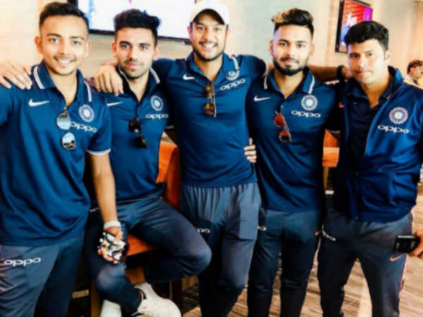 വിന്‍ഡീസിനെ എറിഞ്ഞൊതുക്കി