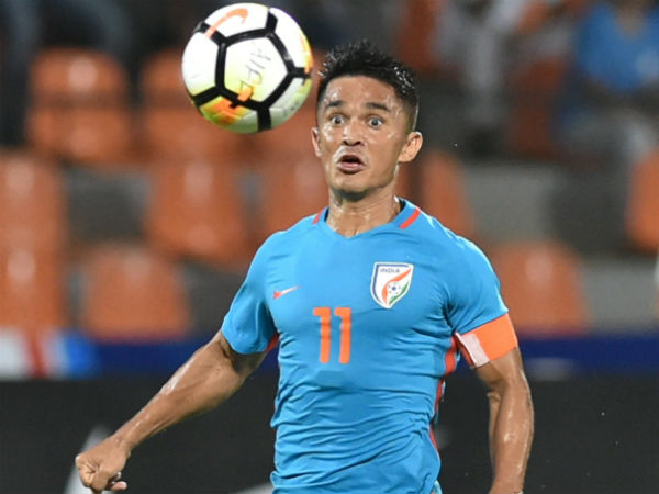 റൂണിയെ മറികടന്നു, വിയ്യക്കൊപ്പം