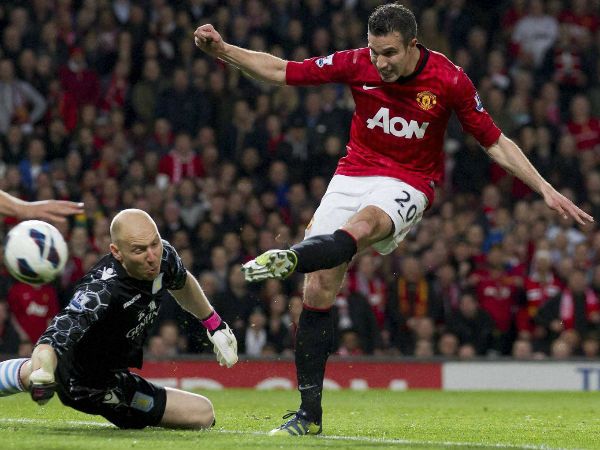 ഹൊ​​​റി​​​സോ​​​ണ്ടെ ദു​​​ര​​​ന്തം, വാ​​​ൻ​​​പേ​​​ഴ്സി​​​യു​​​ടെ ഹെ​​​ഡ​​ർ