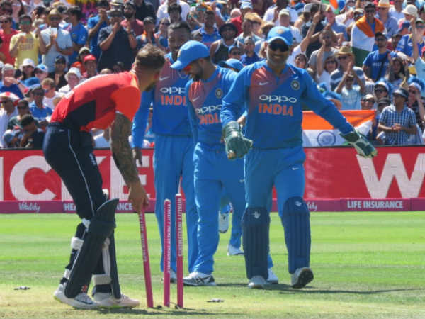 ആറു പേരെ പുറത്താക്കി