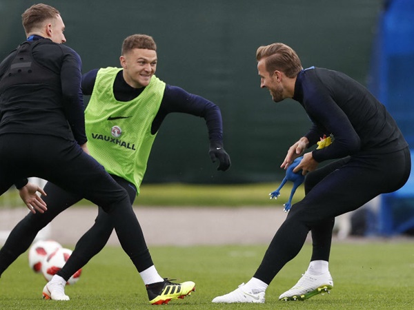 കണക്കുകളില്‍ മുന്‍തൂക്കം ഇംഗ്ലണ്ടിന്