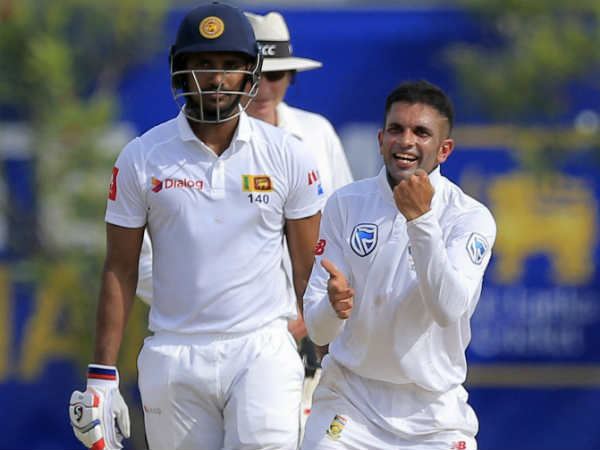 എട്ടു വിക്കറ്റ് അഞ്ച് പേര്‍ക്ക്