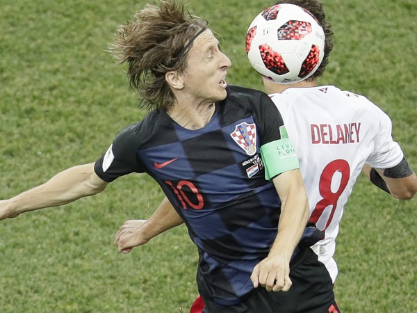 പ്രൊഫഷണല്‍ ഫുട്‌ബോളിലേക്ക്