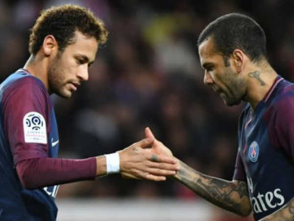 ഞങ്ങള്‍ അവനൊപ്പമുണ്ട്