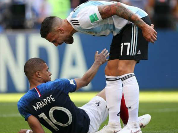  നിക്കോളാസ് ഒട്ടാമെന്‍ഡി (അര്‍ജന്റീന)