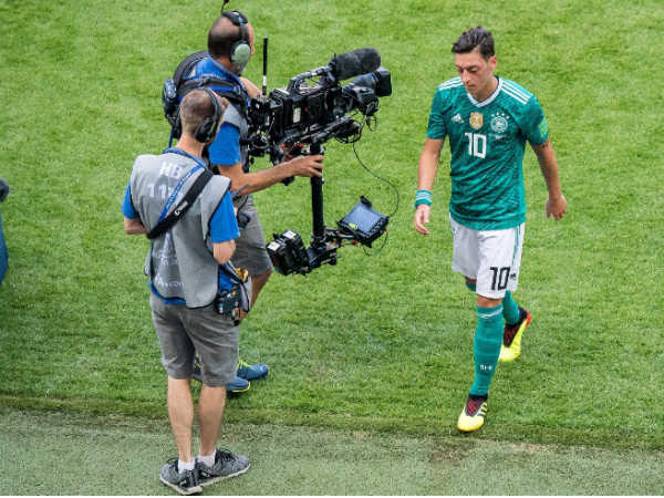 വിമര്‍ശനം നേരിട്ടു