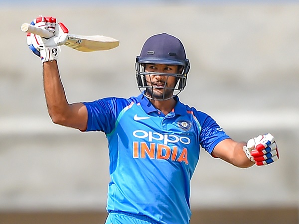 മികച്ച ബൗളിങ് കാഴ്ചവച്ച് ഇന്ത്യ