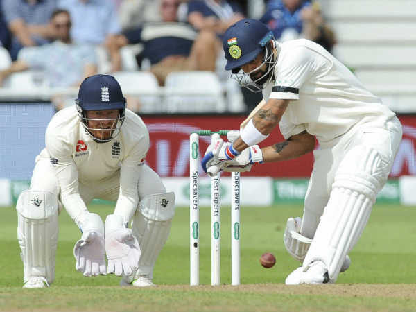 വീണ്ടും ബ്രാഡ്മാന് പിന്നില് വീണ്ടും ബ്രാഡ്മാന് പിന്നില്