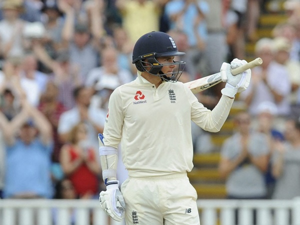 അരങ്ങേറ്റം പാക്കിസ്ഥാനെതിരെ