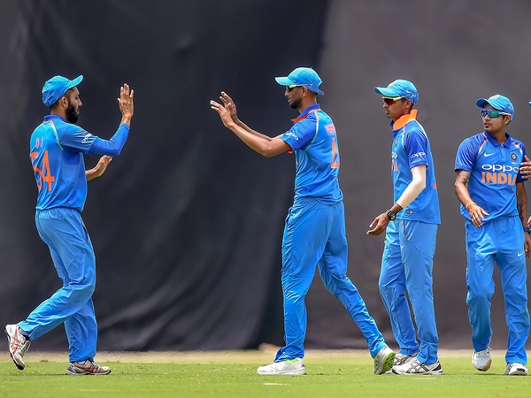 ഇന്ത്യ എയെ 217 റണ്‍സിന് എറിഞ്ഞിട്ട് ബി ടീം