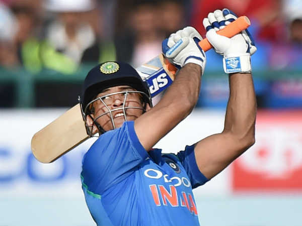 വിക്കറ്റ് കീപ്പര്‍, ഓള്‍റൗണ്ടര്‍- ധോണി, പാണ്ഡ്യ