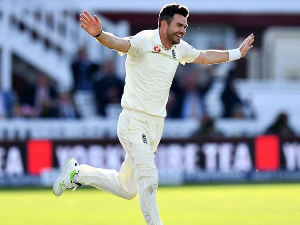 ഏകദിനത്തിലും ഇംഗ്ലണ്ടിന്റെ ഒന്നാം നമ്പര്‍ വിക്കറ്റ് വേട്ടക്കാരന്‍